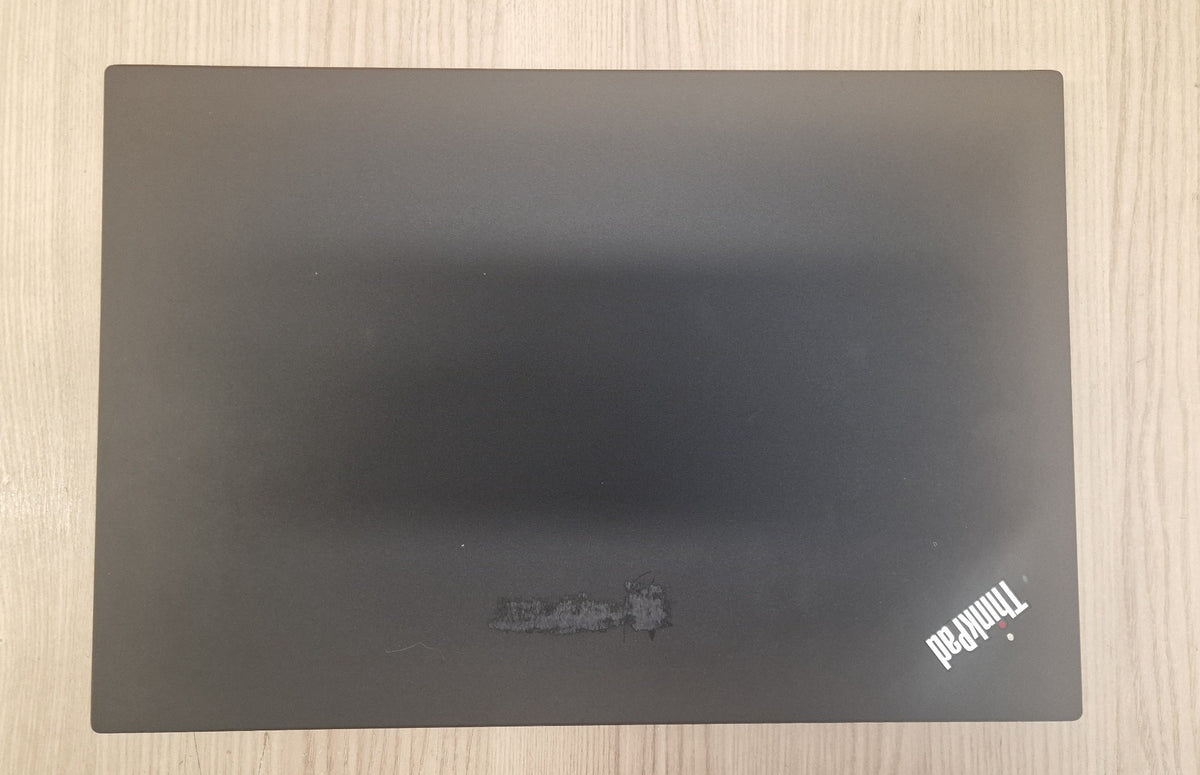 Mobilna radna stanica Lenovo ThinkPad P15 GEN1, Intel Core i7 10850H, 2.70 GHz, 32 GB RAM, 512GB SSD, 15.6"FHD (1920 x 1080), NVIDIA Quadro T2000 4GB, Webcam, Windows, Refurbished B-GRADE